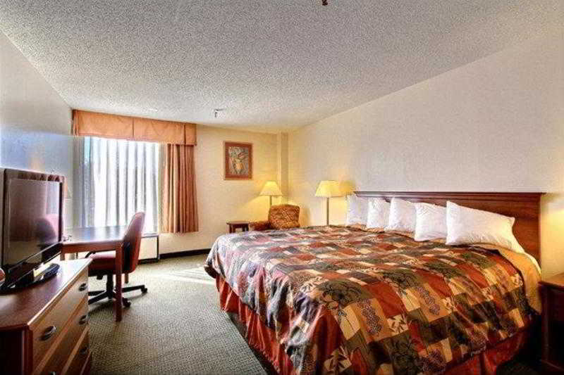 Hotel Days & By Wyndham Mt Pleasant 2*