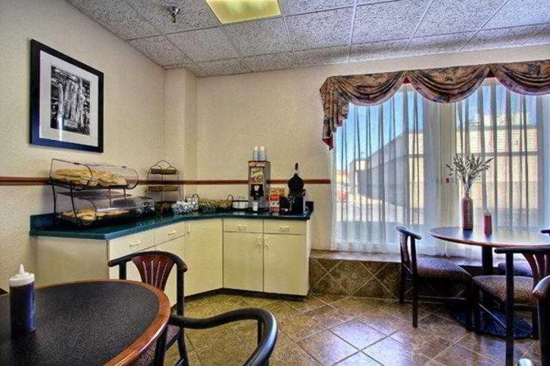 Days & By Wyndham Mt Pleasant Hotel