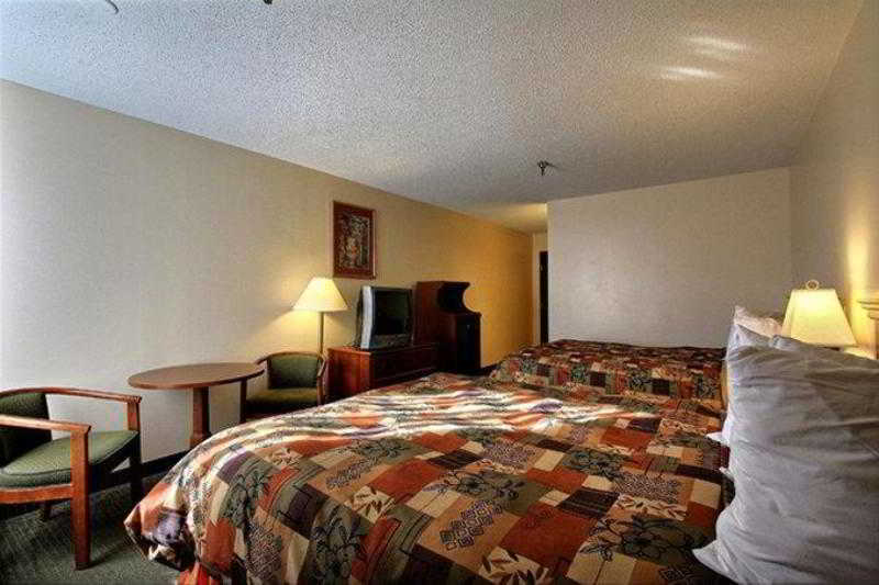 Days & By Wyndham Mt Pleasant Hotel 2*