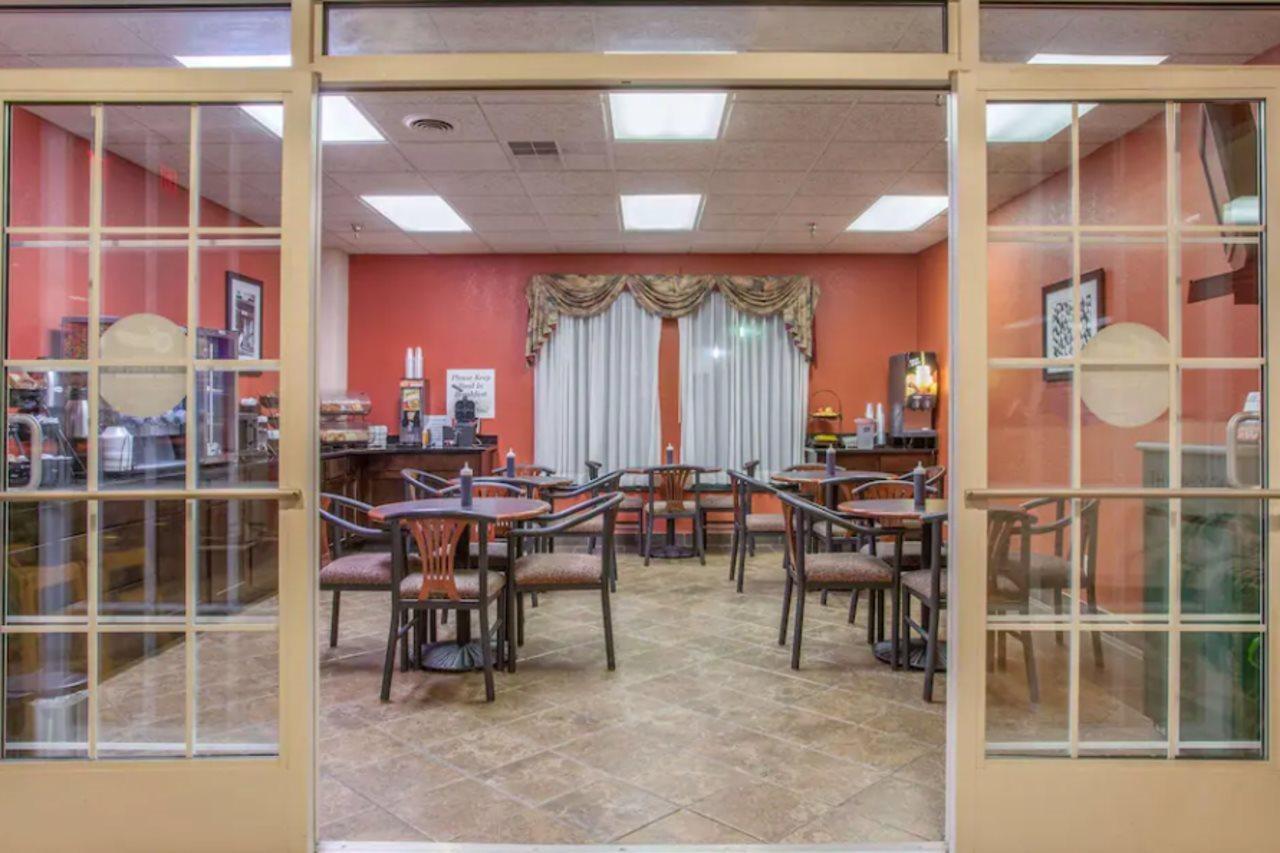 Hotel Days & By Wyndham Mt Pleasant
