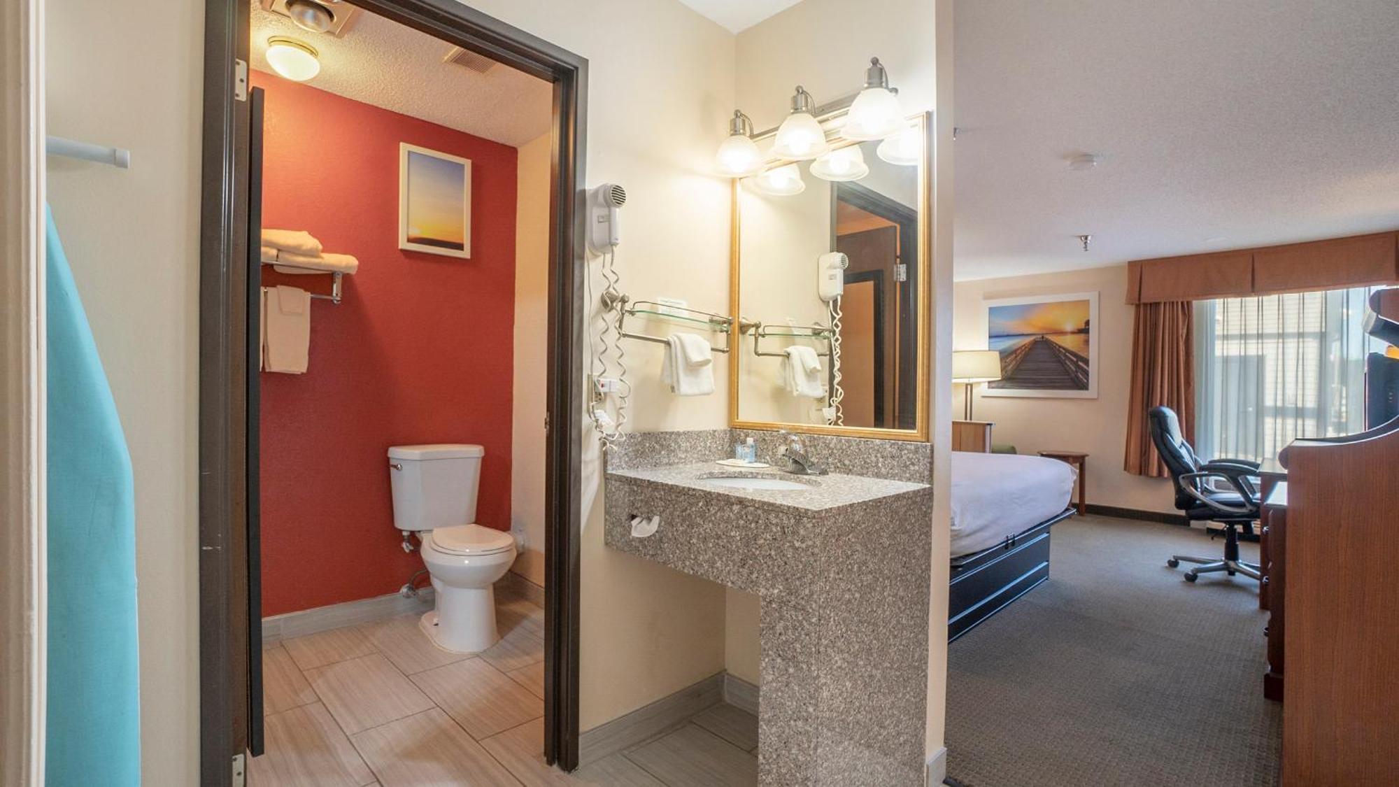 Days & By Wyndham Mt Pleasant Hotel