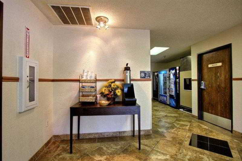 Days & By Wyndham Mt Pleasant 2*