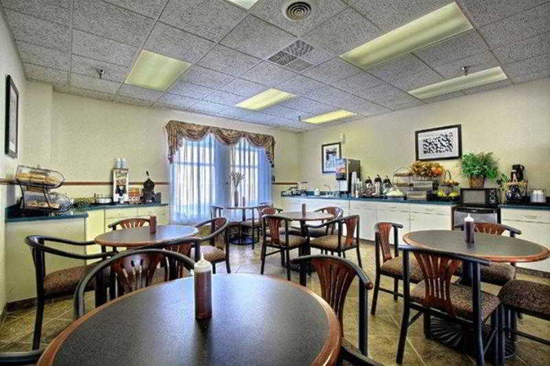 Hotel Days & By Wyndham Mt Pleasant 2*