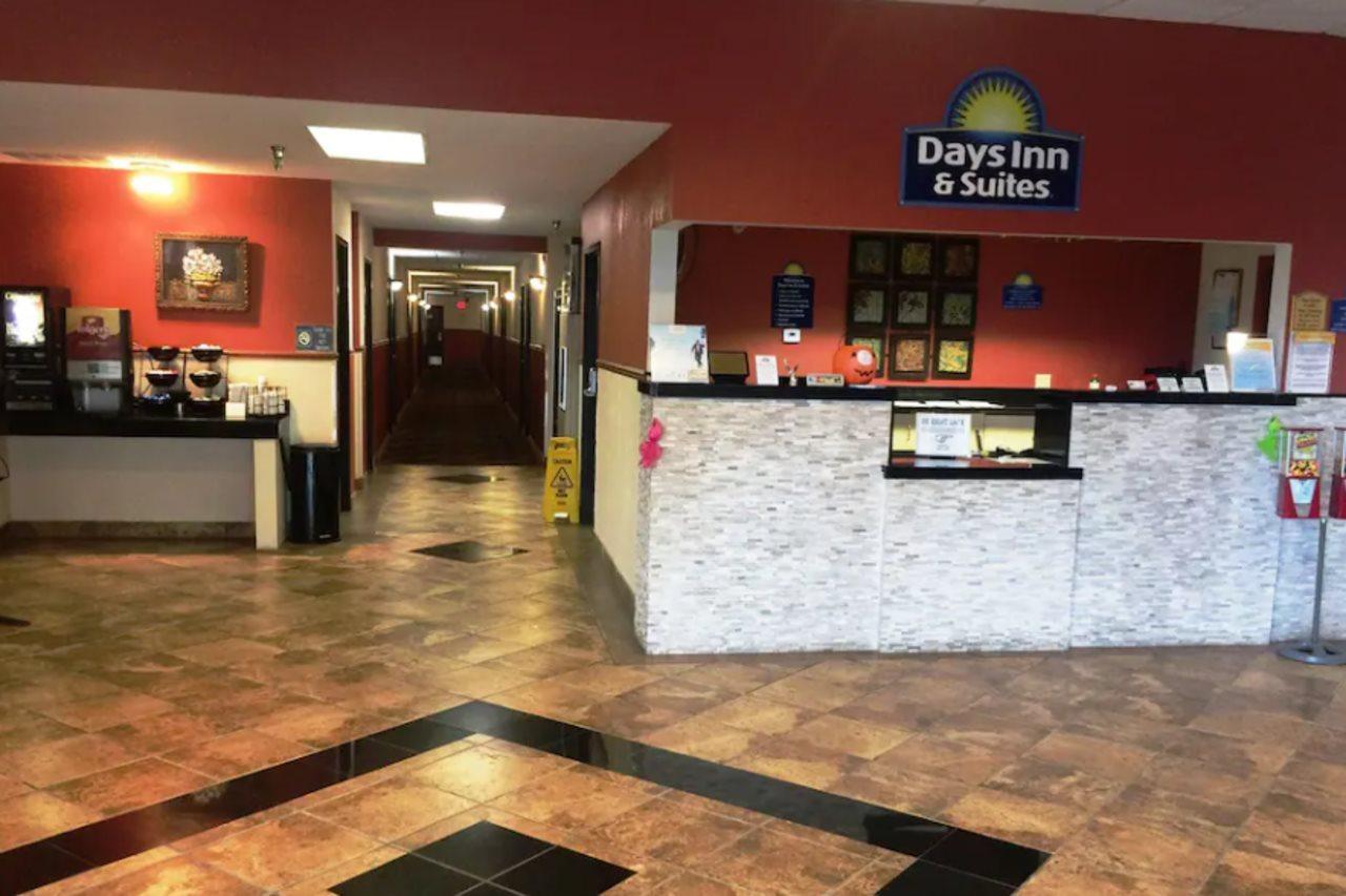 Days & By Wyndham Mt Pleasant Hotel 2*