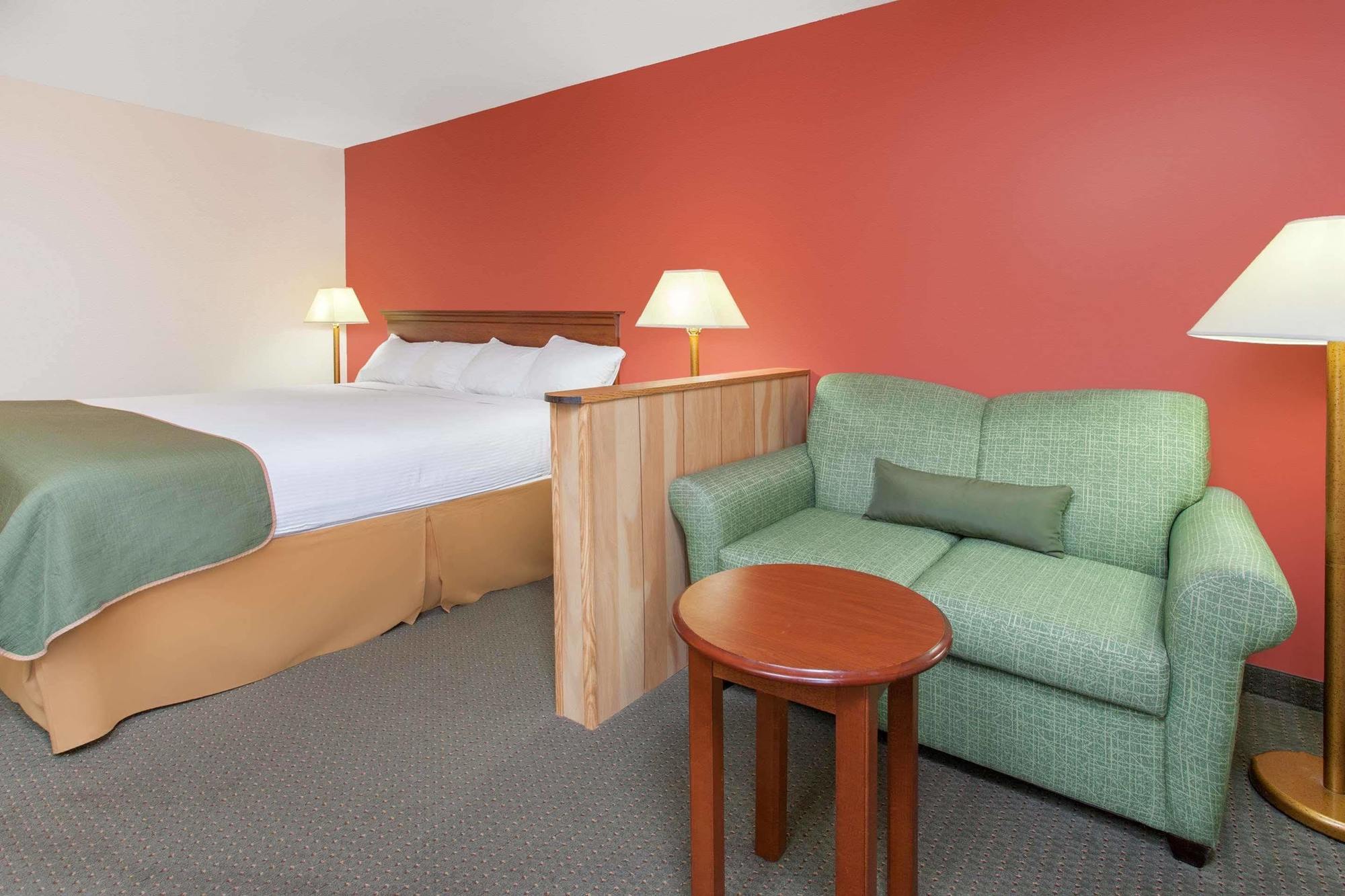 Days & By Wyndham Mt Pleasant Hotel 2*